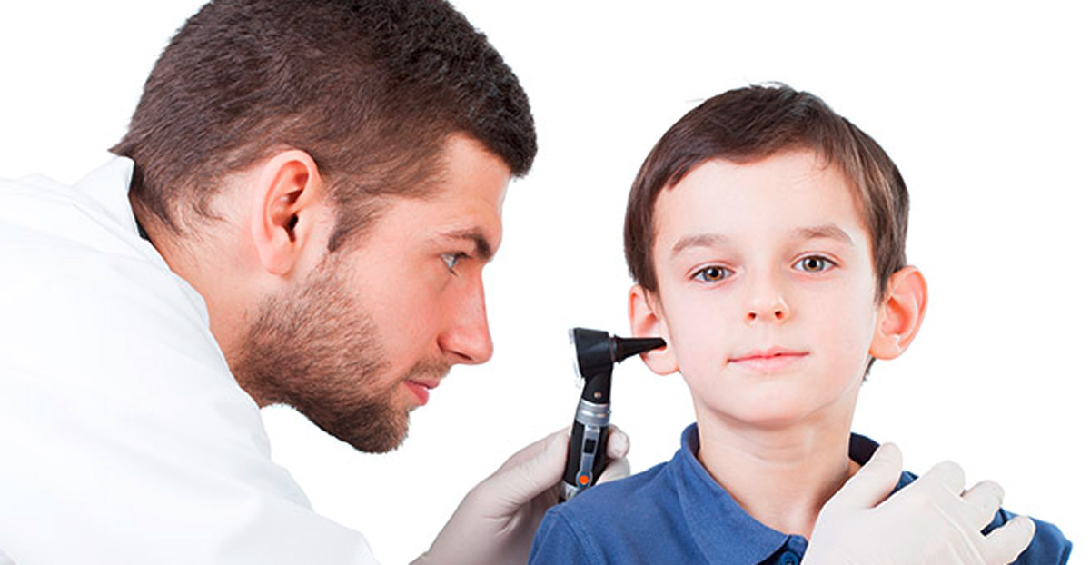 Specialist-examining-patient-before-pediatric-surgery
